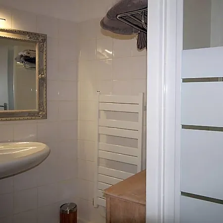 Le Clos De Chaussy 3* Rolleboise
