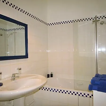 Le Clos De Chaussy Hotell